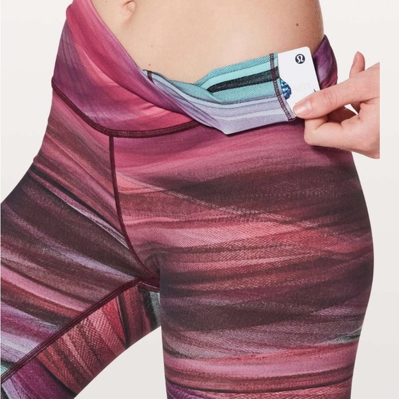 [Lululemon] Wunder Under Hi-Rise Tight Central Saint Martins Nulux 28" Sz: 6 - Picture 4 of 9